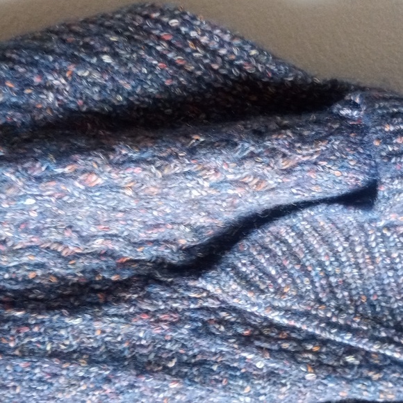 Universal Thread Shrug Sweater - Picture 10 of 11